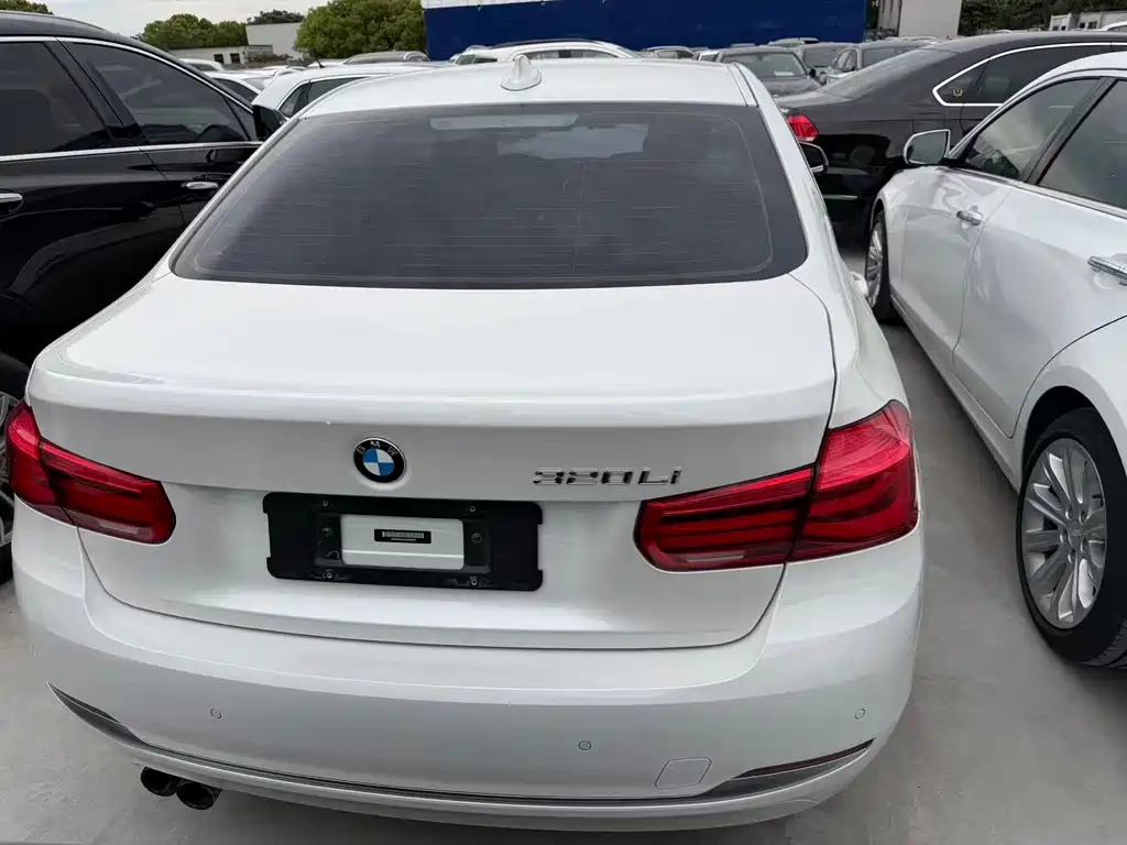 BMW 3 Series 2017 — фото 9