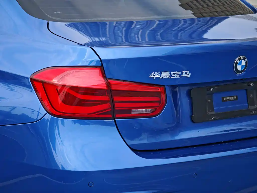 BMW 3 Series 2017 — фото 22