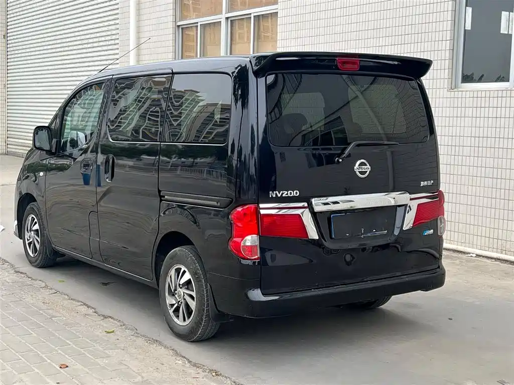 Nissan NV200 2018 — фото 5