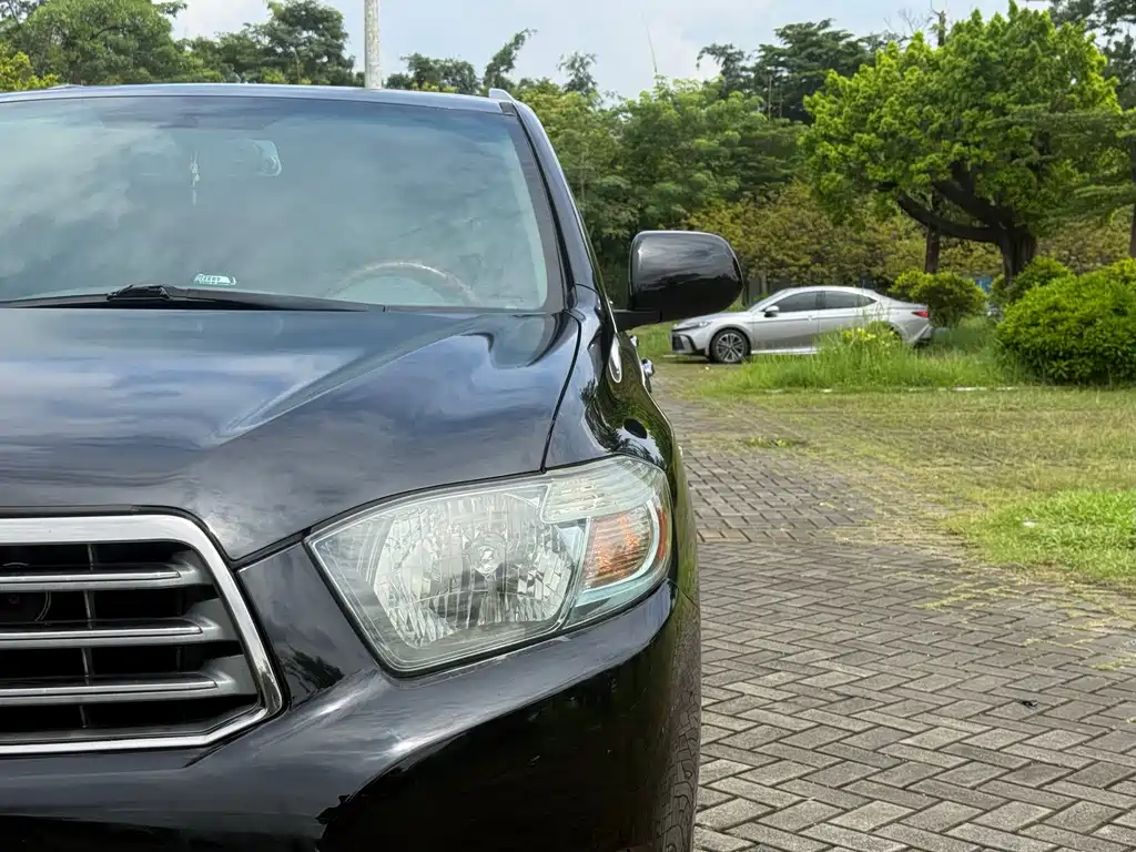 Toyota Highlander 2010 — фото 20