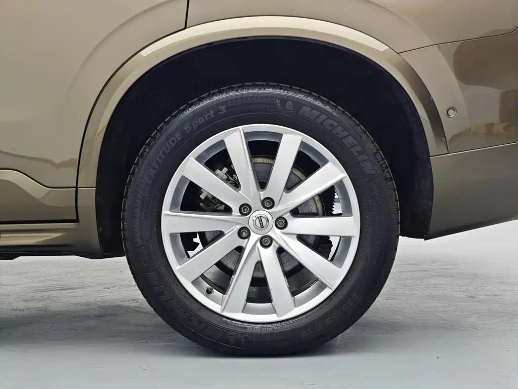 Volvo XC90 2016 — фото 10
