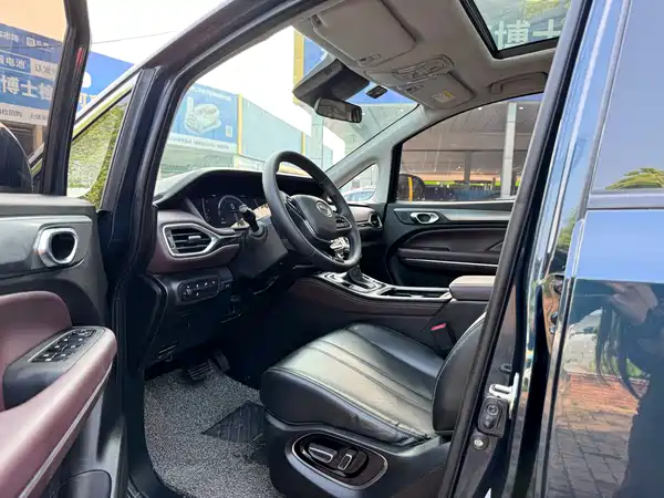 GAC Trumpchi M6 2022