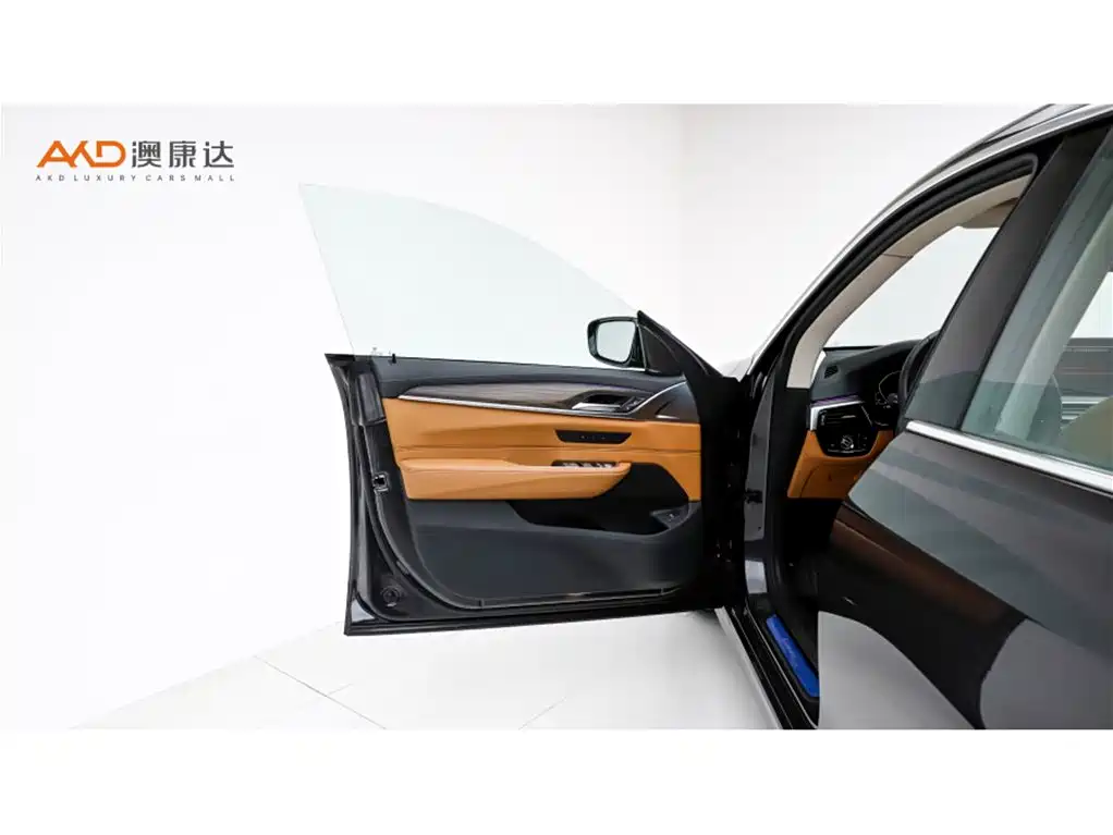 BMW 6 Series GT 2024 — фото 10