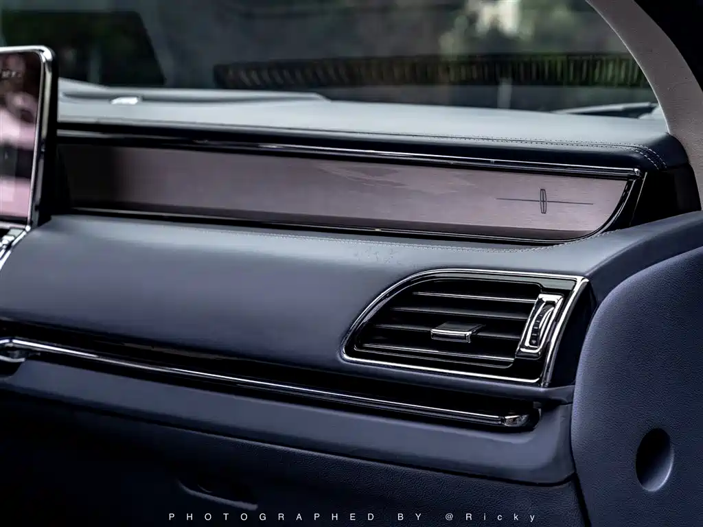 Lincoln Navigator 2020 — фото 10