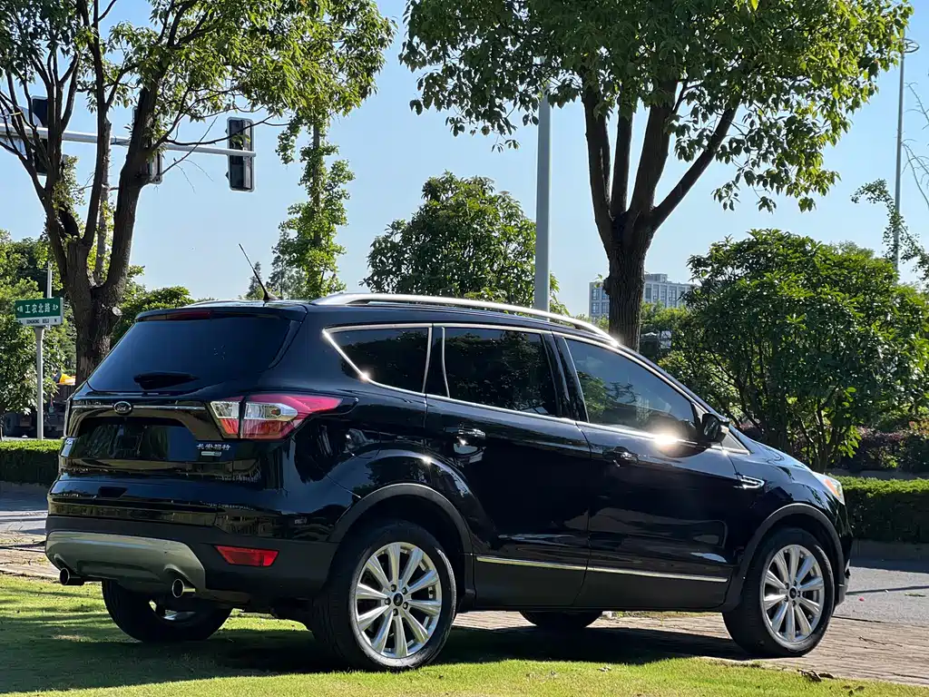 Ford Kuga 2016 — фото 7