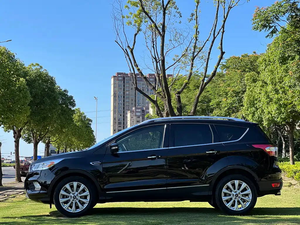 Ford Kuga 2016 — фото 22