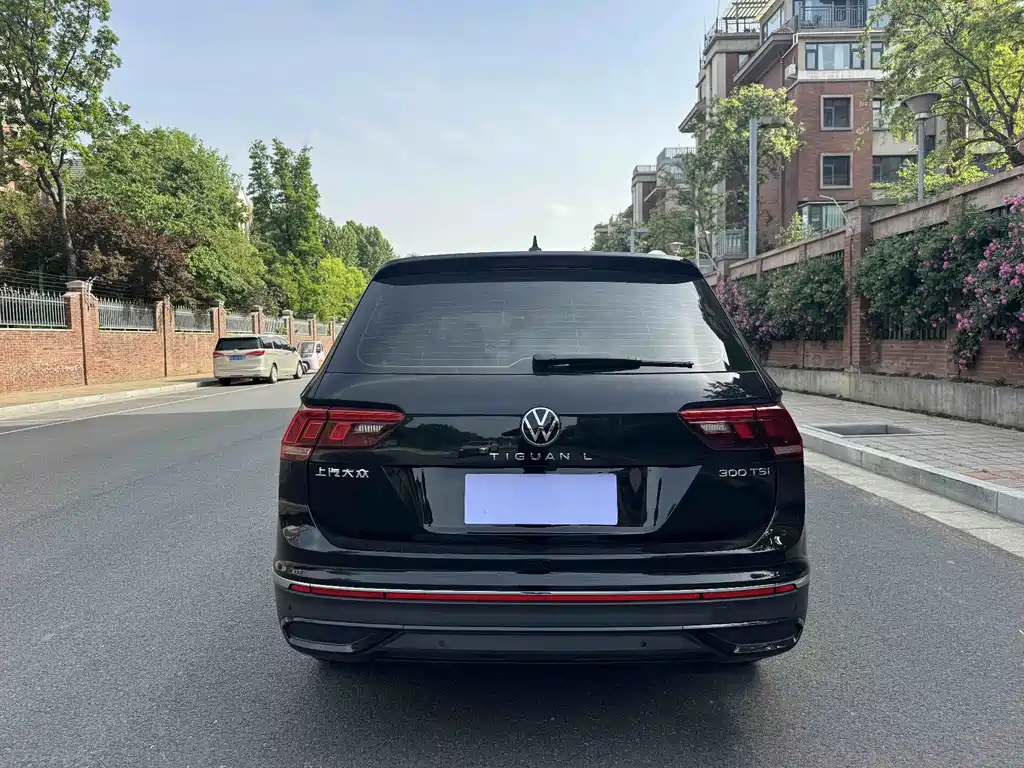 Volkswagen Tiguan L 2025 — фото 10