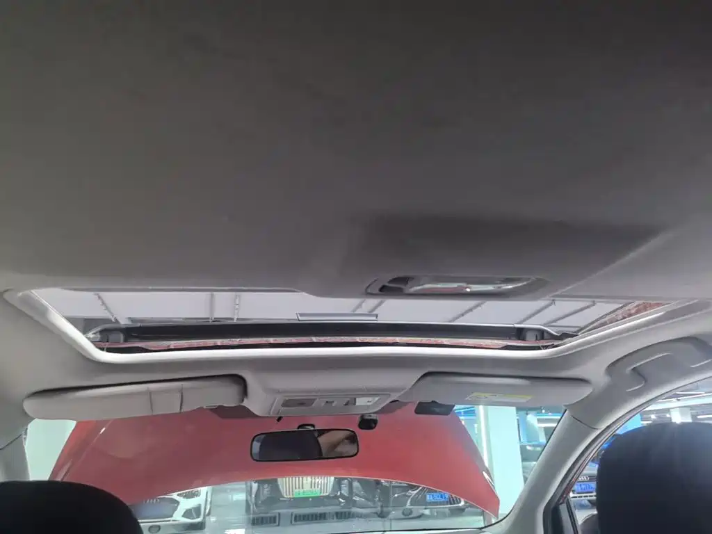 Nissan Tiida 2019 — фото 18