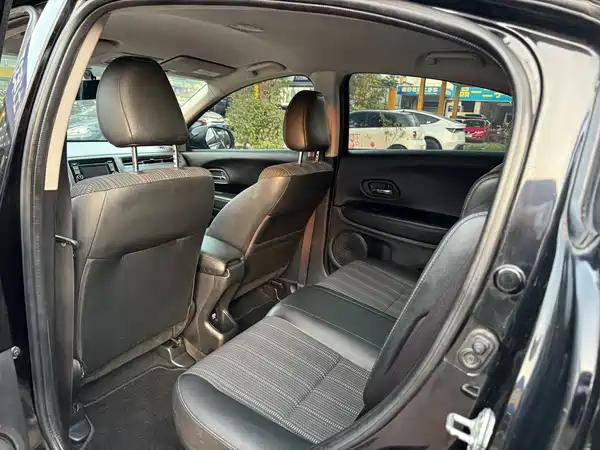 Honda Vezel 2015