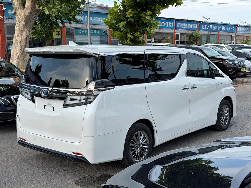 Toyota Vellfire 2022 — фото 4
