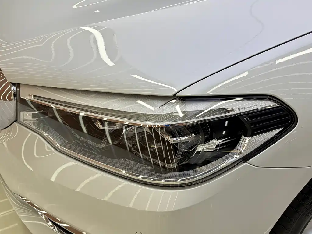 BMW 5 Series New Energy 2019 — фото 13