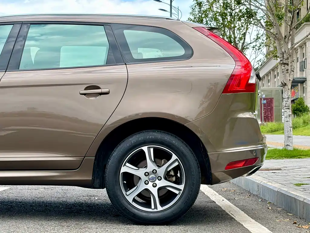 Volvo XC60 2014 — фото 13