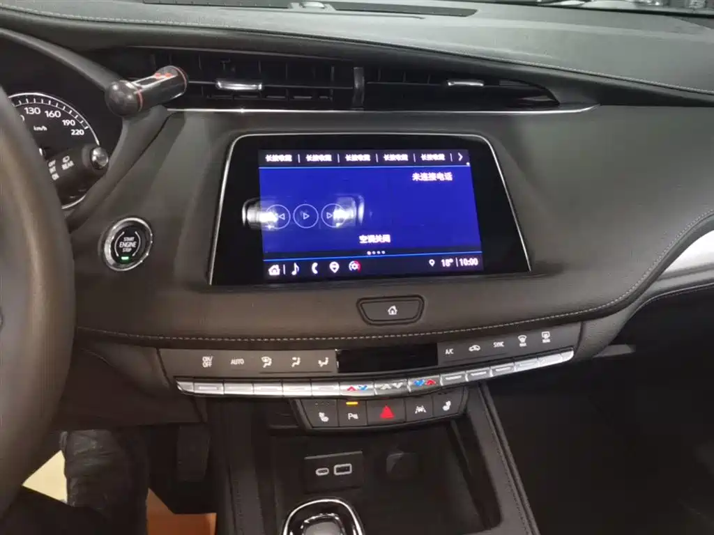 Cadillac XT4 2022 — фото 13