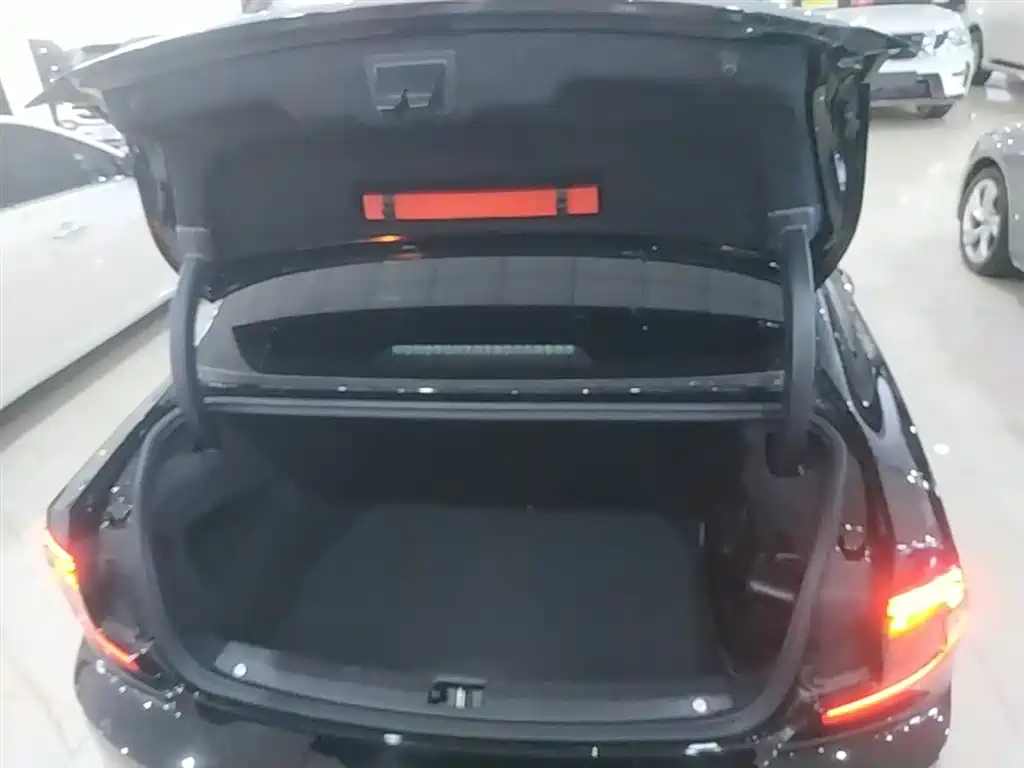Volvo S90 PHEV 2023 — фото 19
