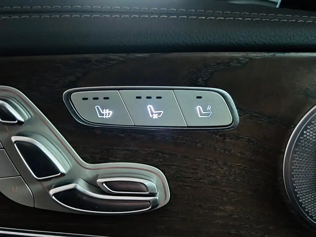 Mercedes-Benz E-Class 2023 — фото 11
