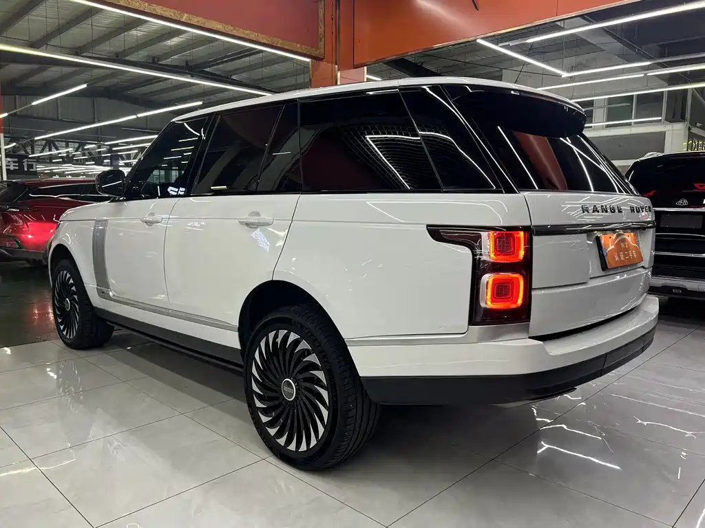 Land Rover Range Rover 2020 — фото 8
