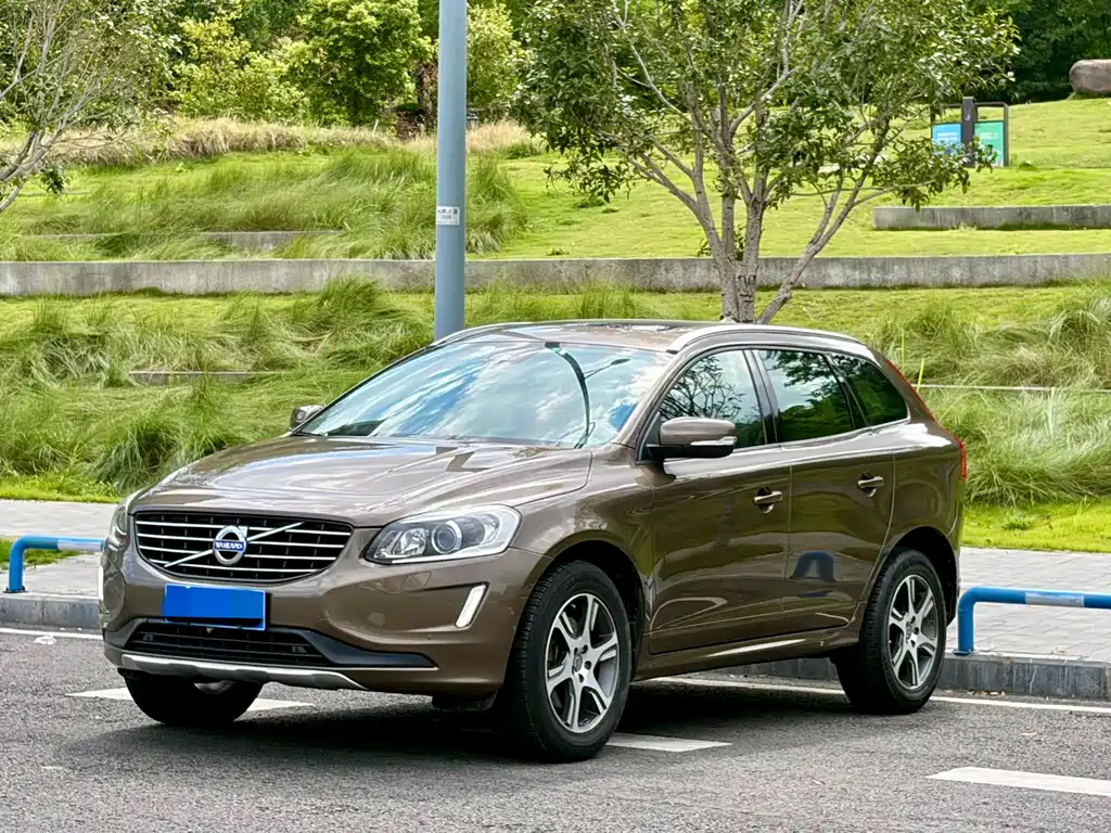 Volvo XC60 2014 — фото 1