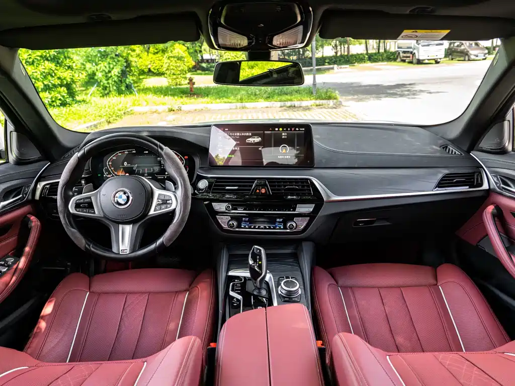 BMW 5 Series 2022 — фото 11