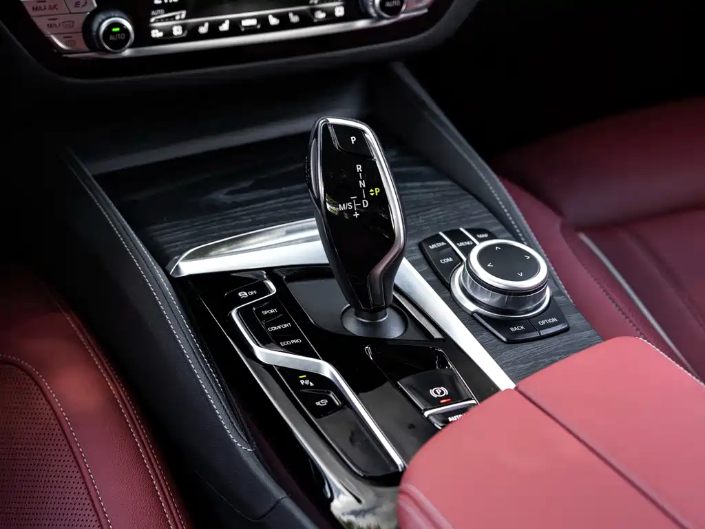 BMW 5 Series 2022 — фото 18