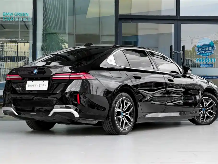 BMW i5 2025 — фото 4