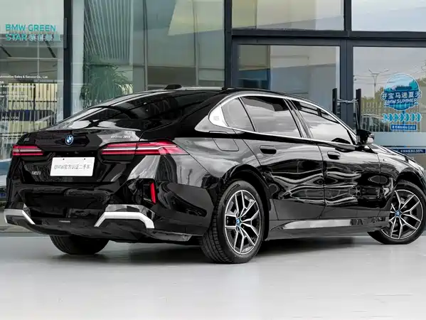 BMW i5 2025