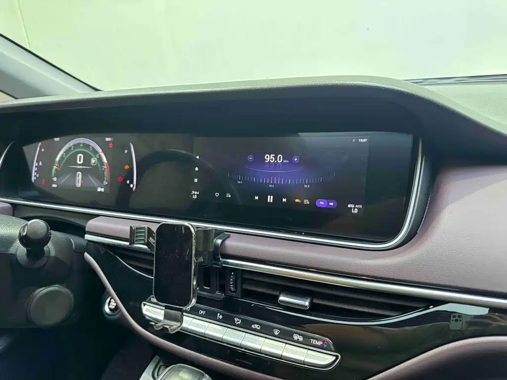 GAC Trumpchi M6 2022 — фото 33