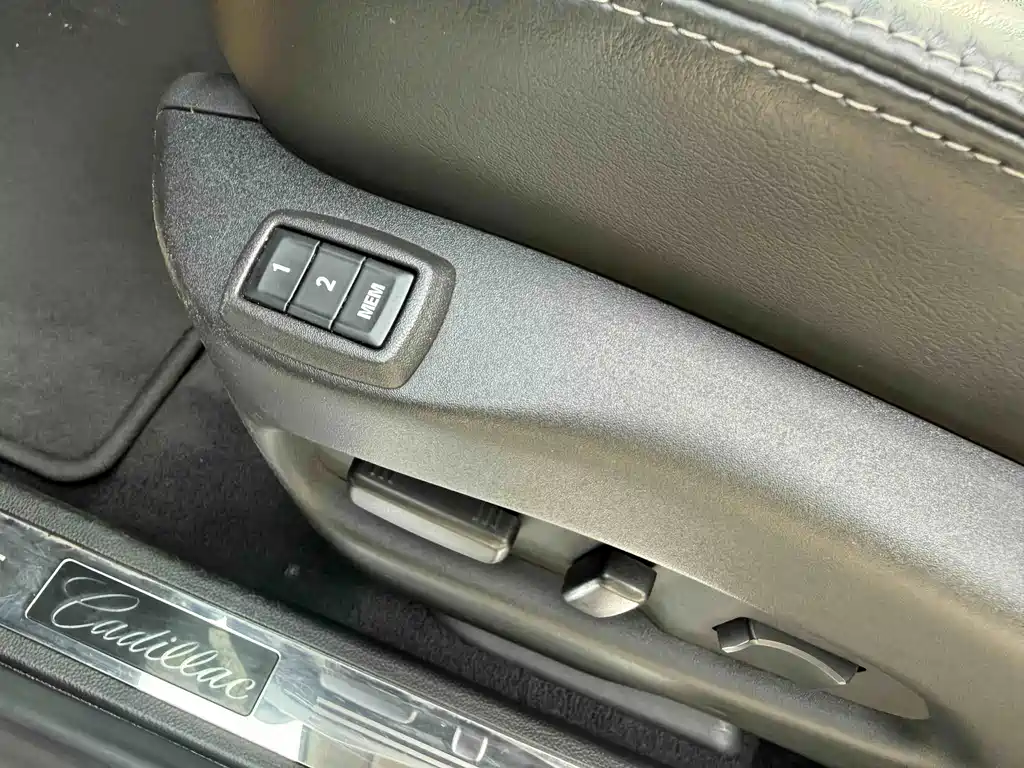 Cadillac SRX 2012 — фото 10