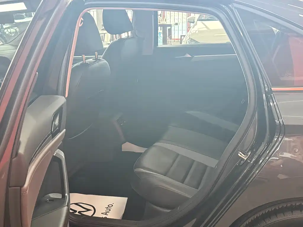 Volkswagen Sagitar 2021