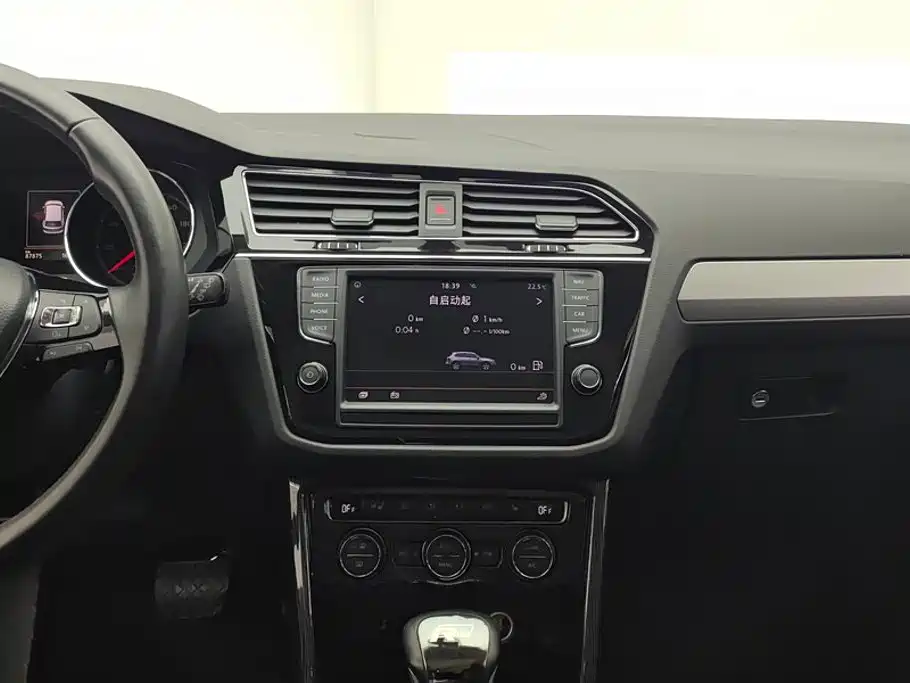 Volkswagen Tiguan L 2017 — фото 13