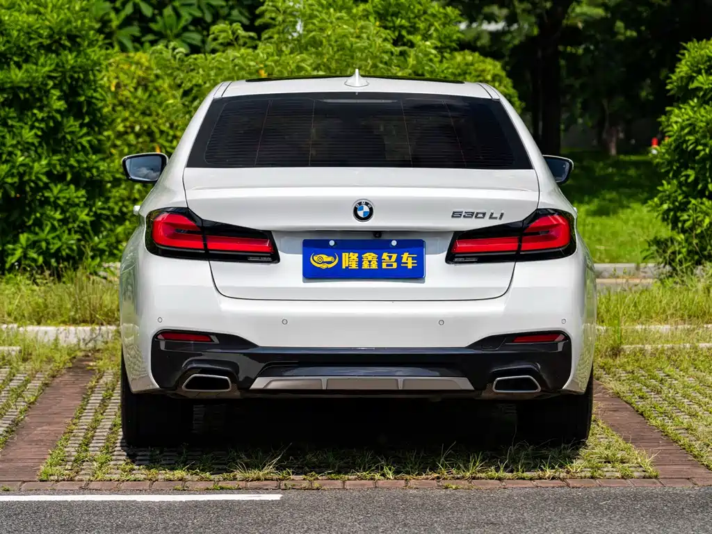 BMW 5 Series 2022 — фото 10