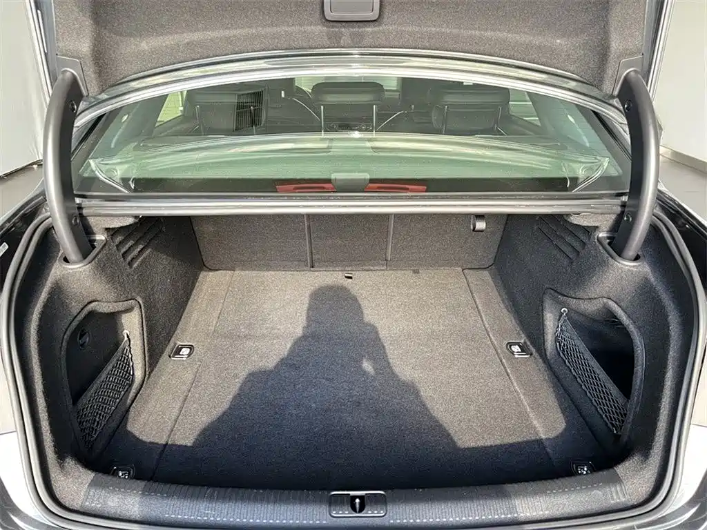 Audi A4L 2020 — фото 9