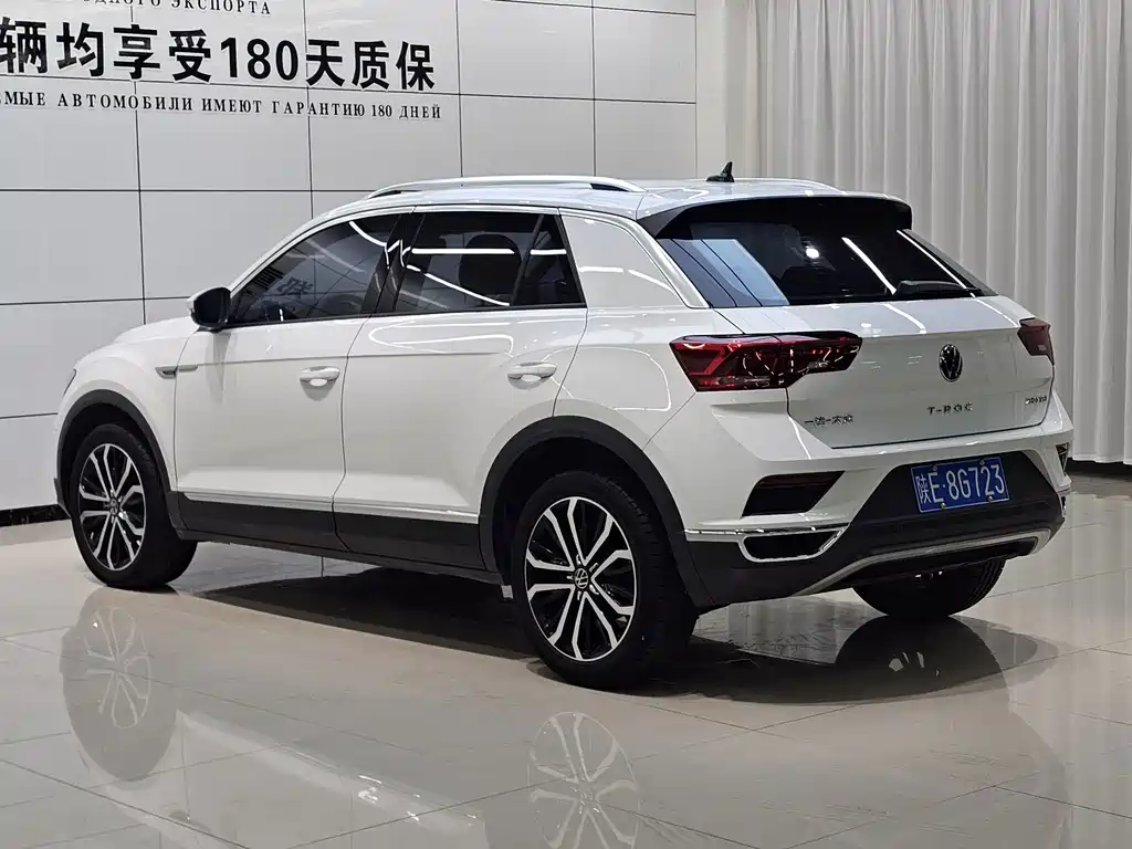 Volkswagen T-Roc 2023 — фото 10