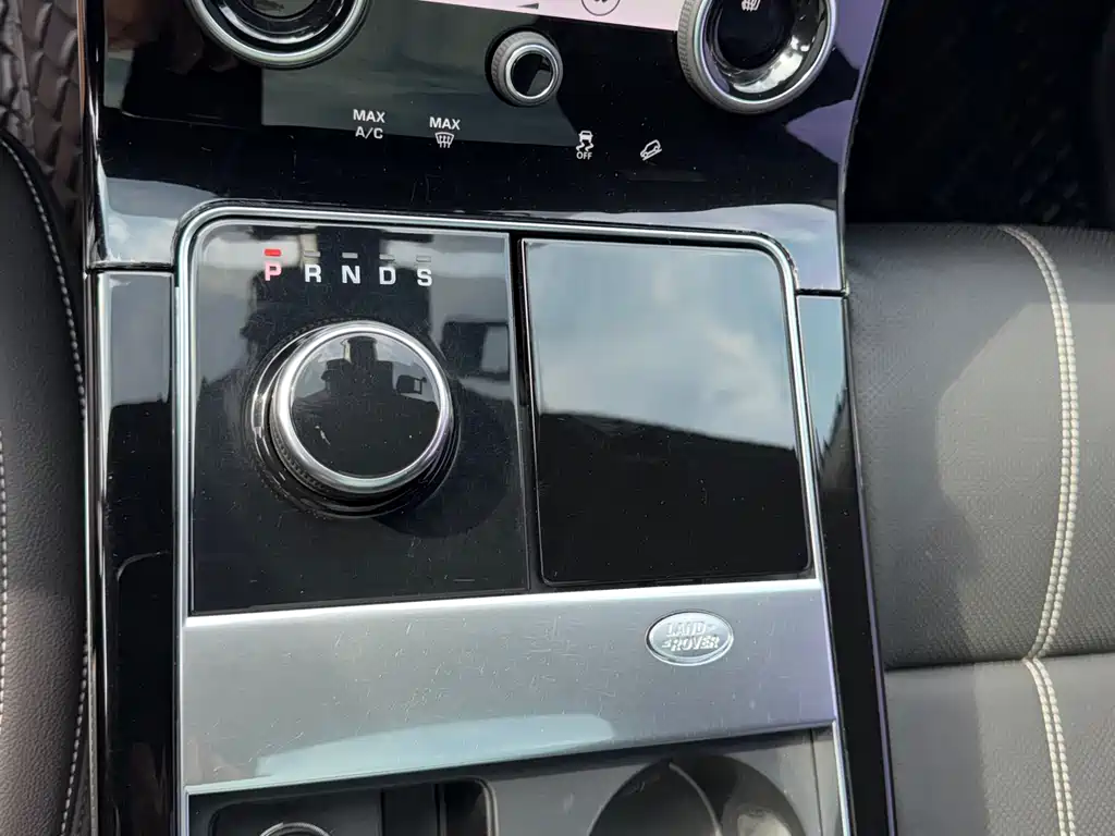 Land Rover Velar 2019 — фото 28