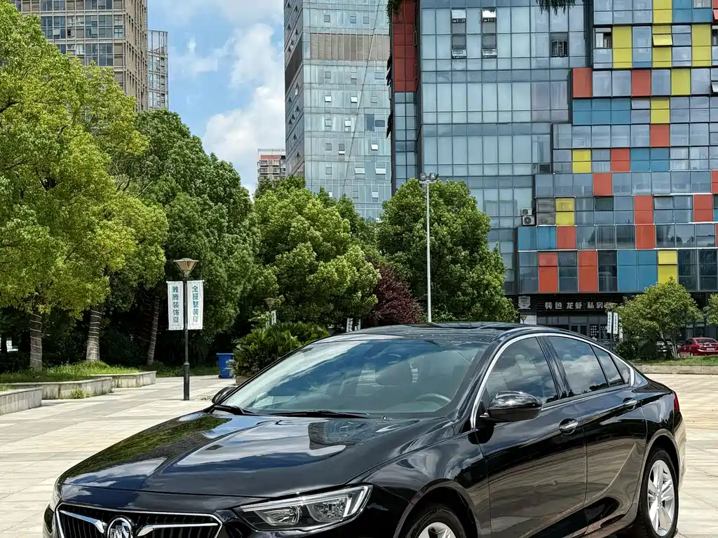 Buick Regal 2018 — фото 1