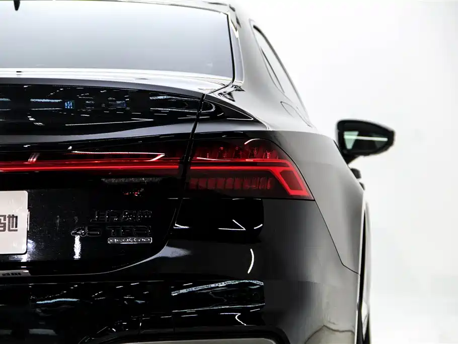 Audi A7L 2025 — фото 11