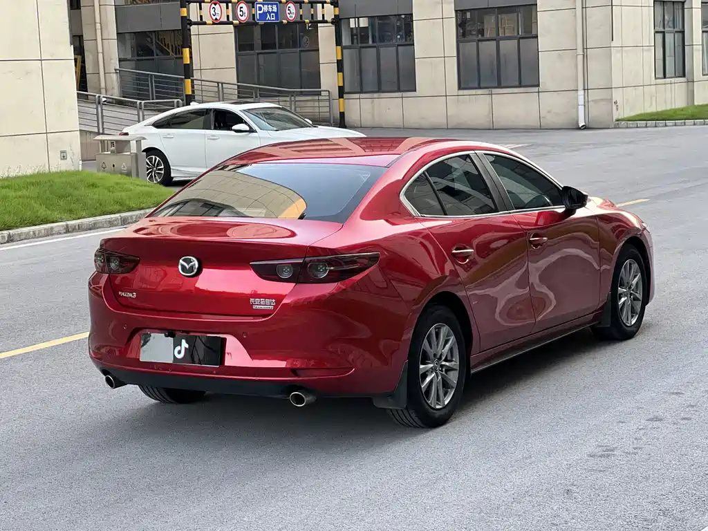 Mazda 3 Axela 2020 — фото 14