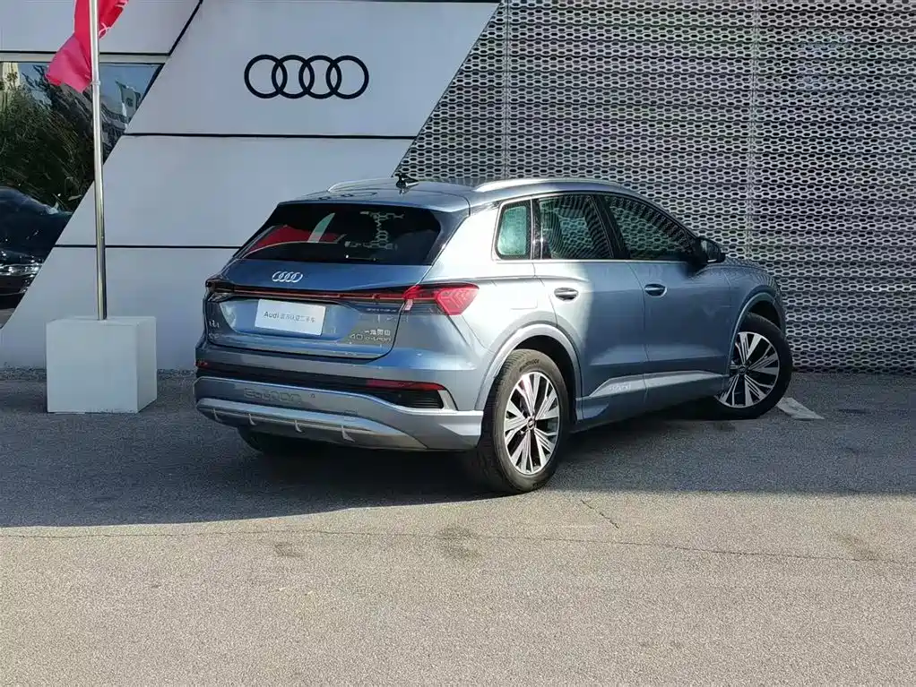 Audi Q4 e-tron 2024 — фото 7