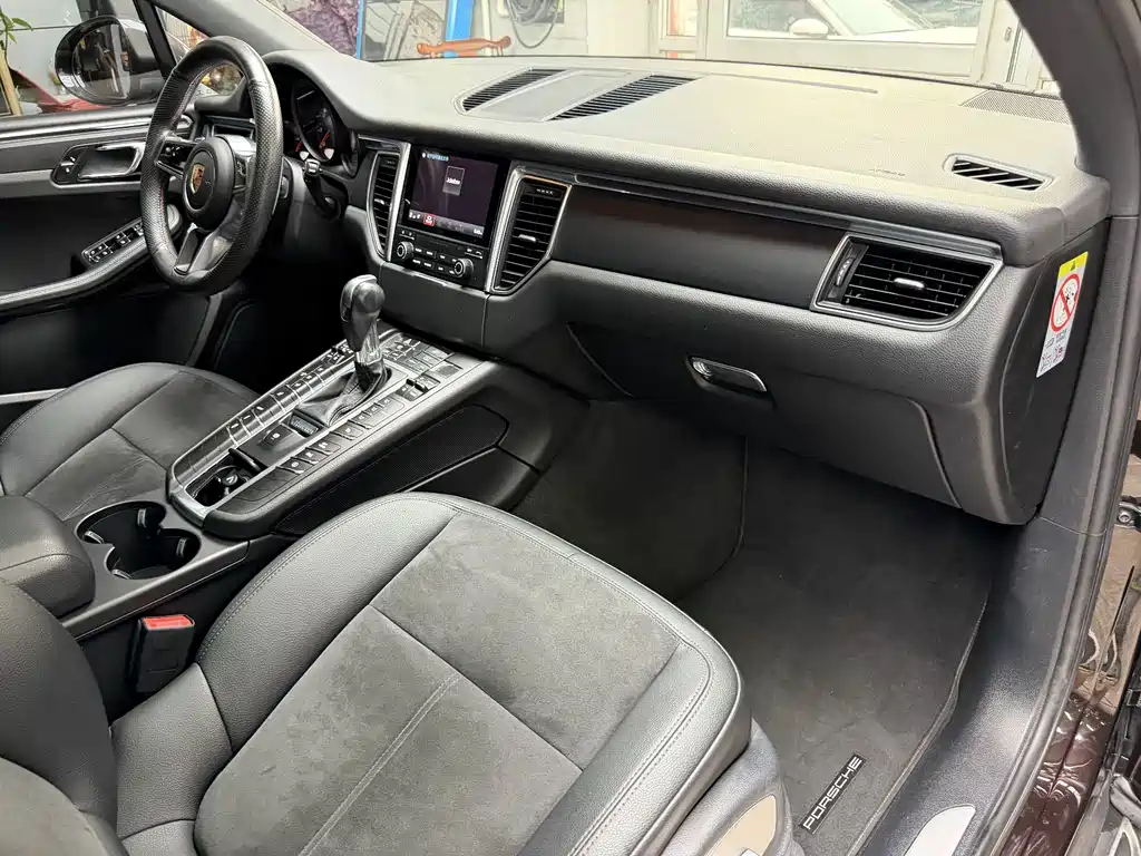 Porsche Macan 2016 — фото 15