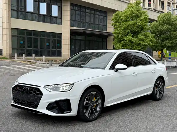 Audi A4L 2020