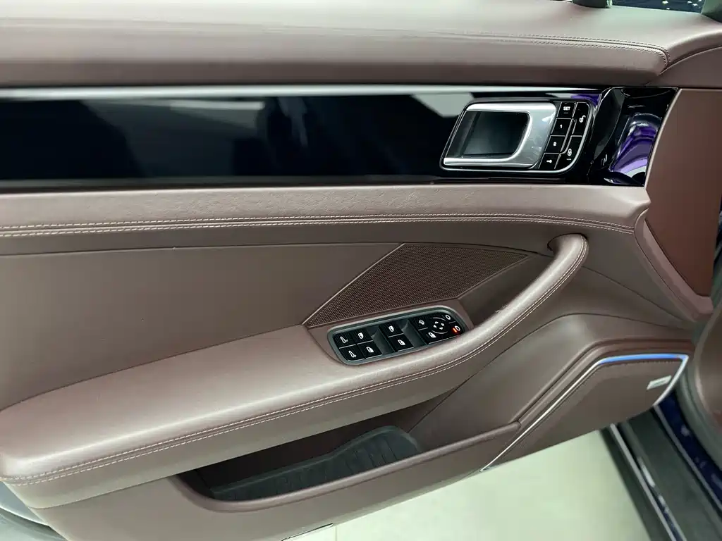 Porsche Panamera 2018 — фото 22