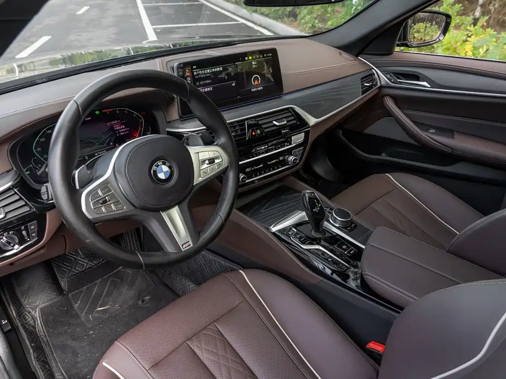 BMW 5 Series 2023 — фото 12