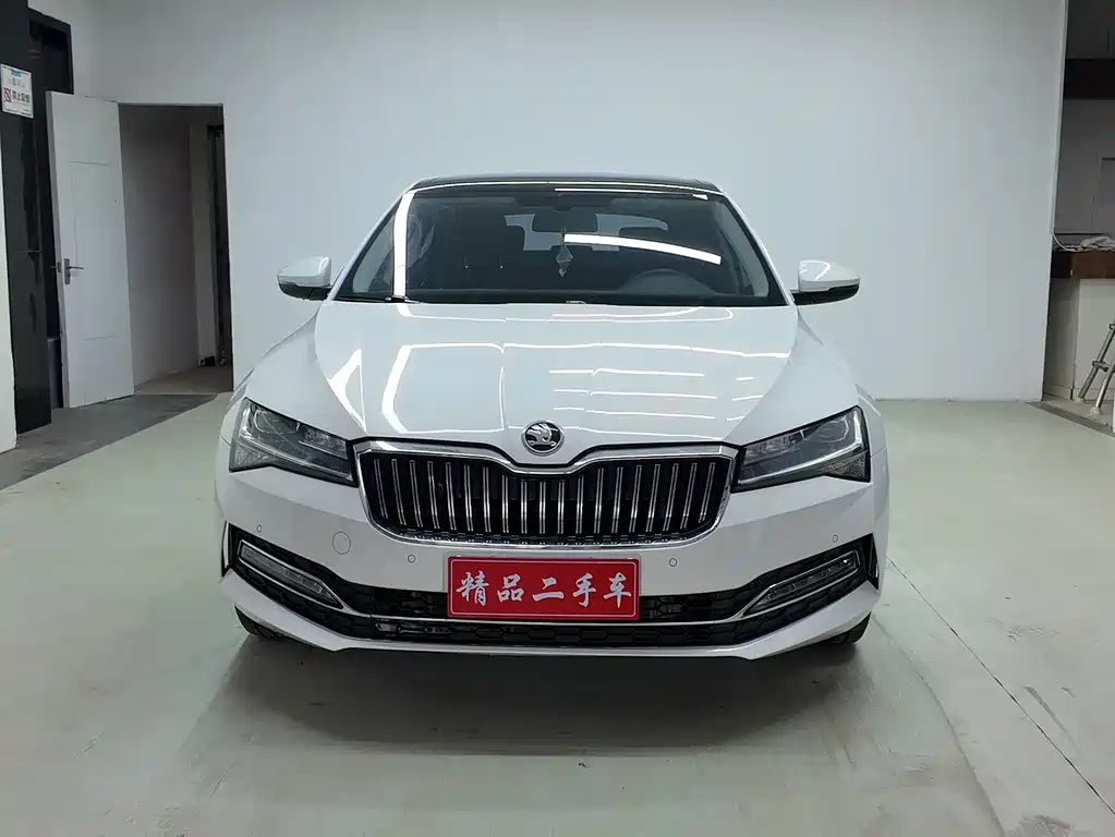 Skoda Superb 2022 — фото 2