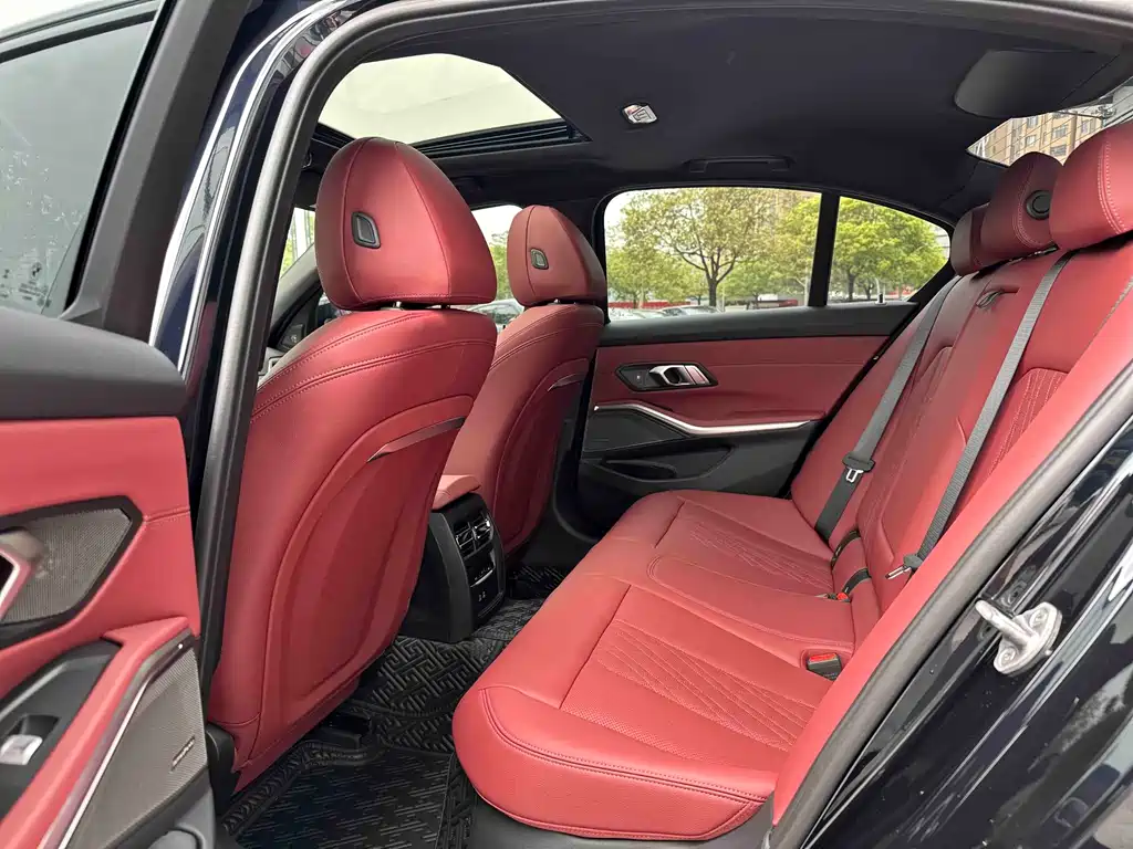 BMW 3 Series 2025 — фото 14