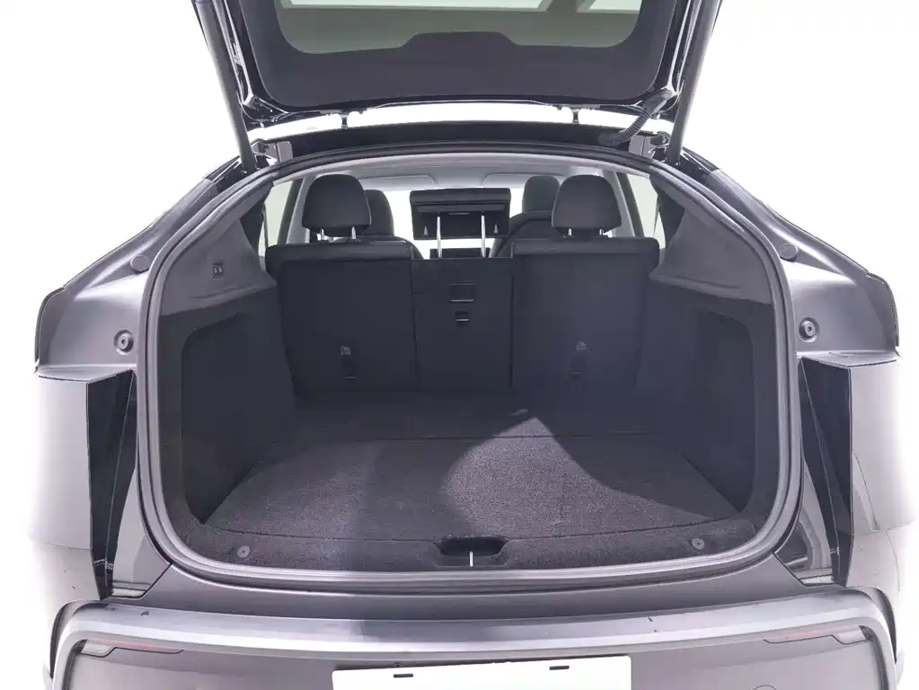 Tesla Model Y 2025 — фото 16