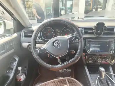 Volkswagen Sagitar 2016