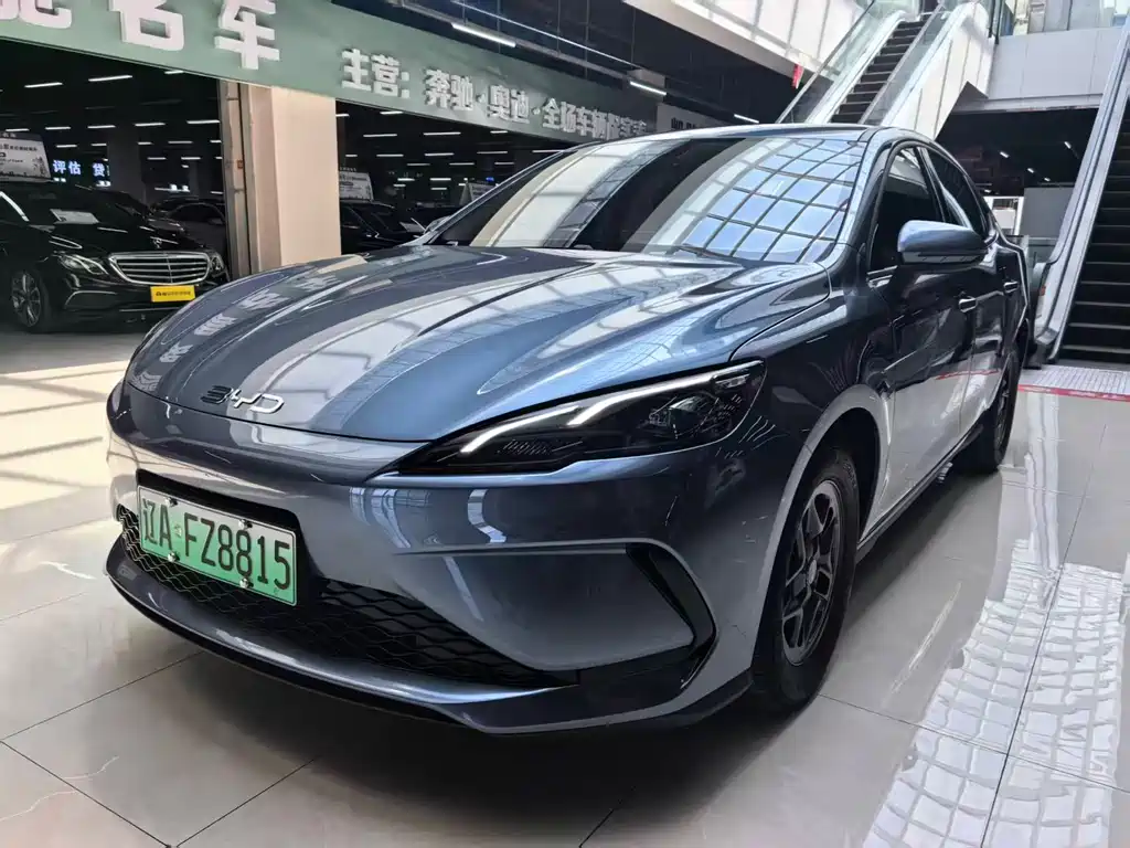 BYD Seal 05 DM-i 2025 — фото 1