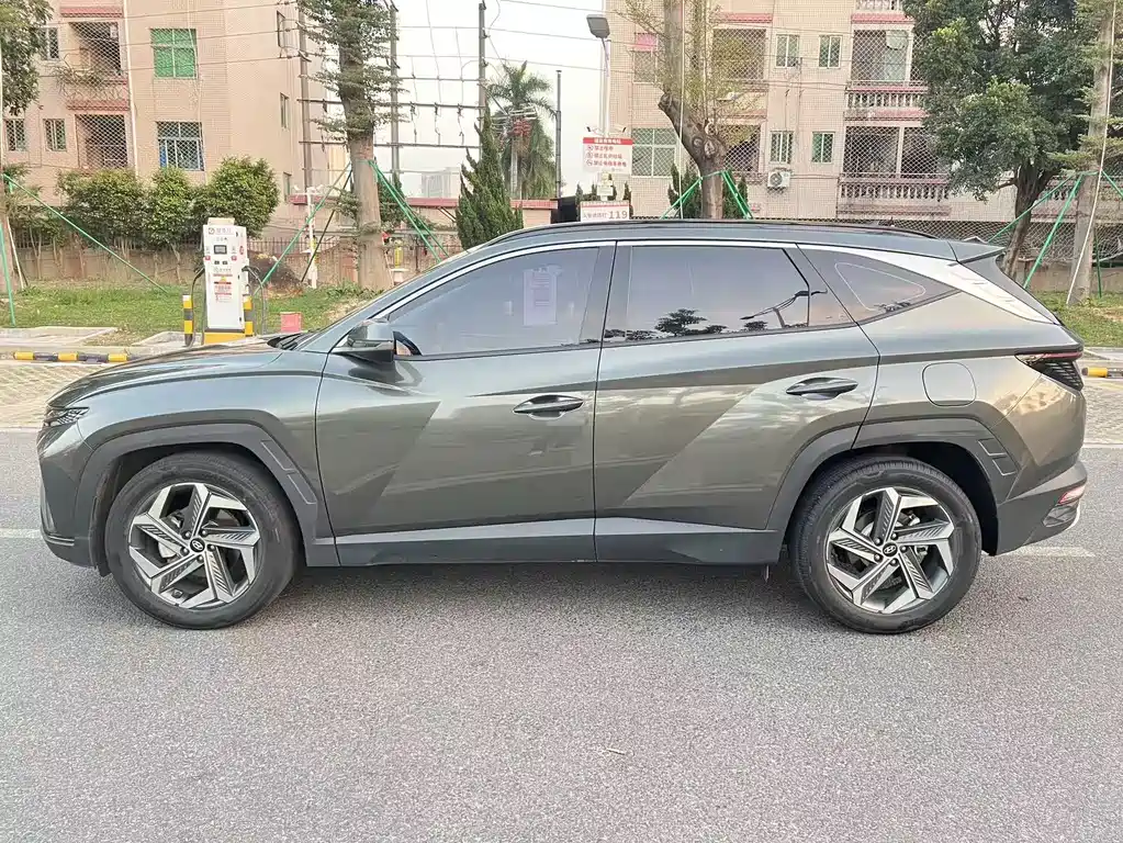Hyundai Tucson 2021 — фото 9