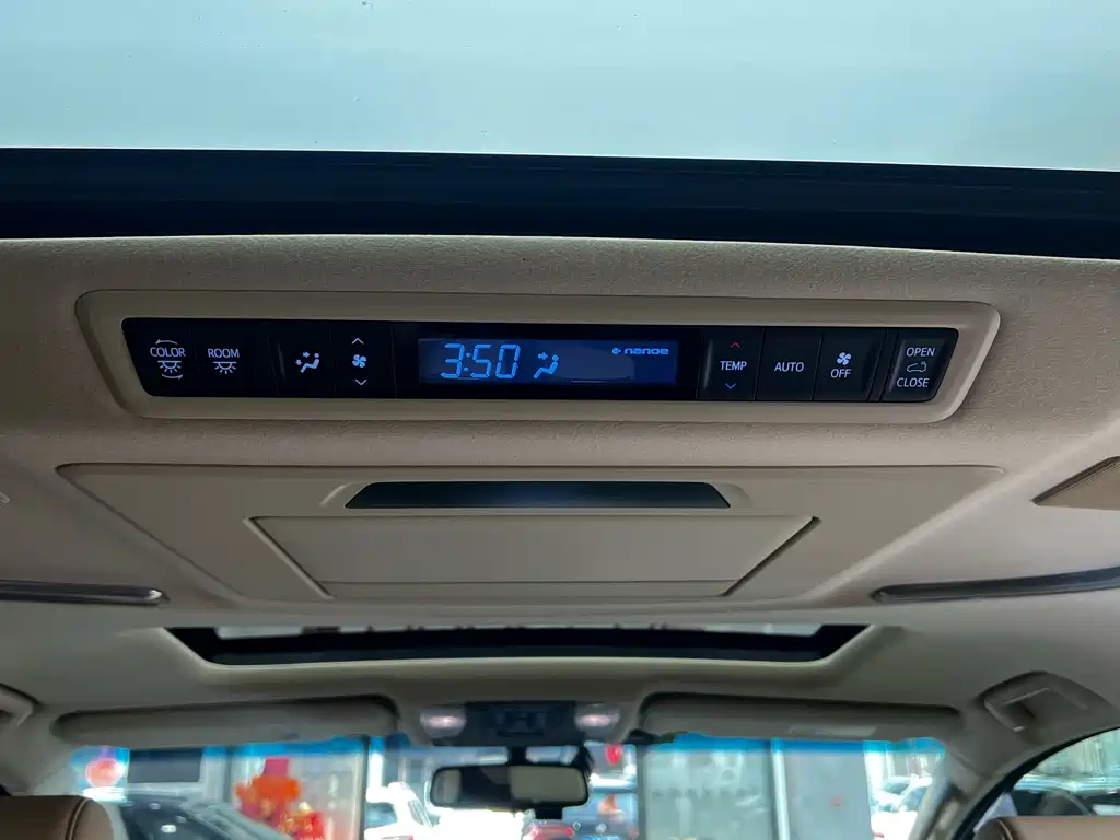 Toyota Alphard 2018 — фото 23