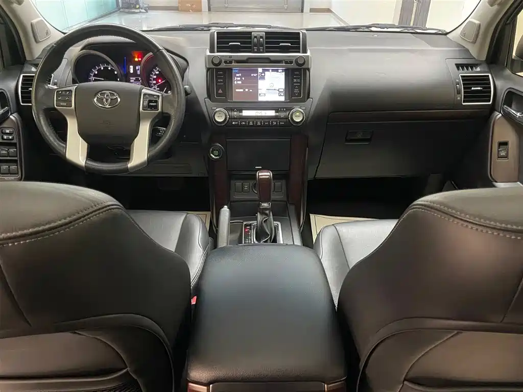 Toyota Prado 2016 — фото 17