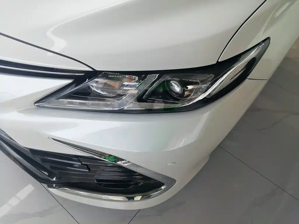 Toyota Camry 2022 — фото 18